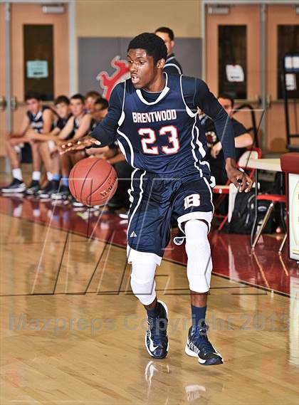 Thumbnail 2 in Brentwood School vs. Lakeside (MaxPreps Holiday Classic) photogallery.
