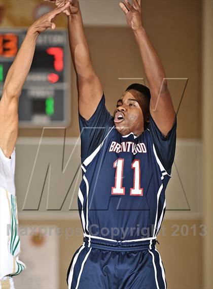 Thumbnail 3 in Brentwood School vs. Lakeside (MaxPreps Holiday Classic) photogallery.