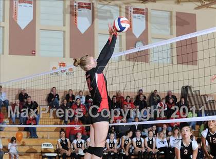 Thumbnail 2 in Webster vs. Luck photogallery.