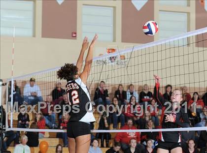 Thumbnail 2 in Webster vs. Luck photogallery.