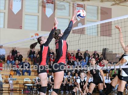 Thumbnail 3 in Webster vs. Luck photogallery.