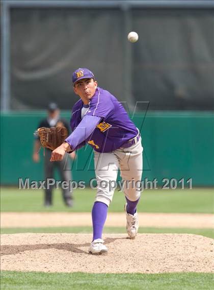 Thumbnail 2 in Linden vs. Escalon (Banner Island Classic) photogallery.