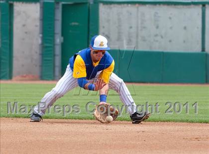Thumbnail 1 in Linden vs. Escalon (Banner Island Classic) photogallery.