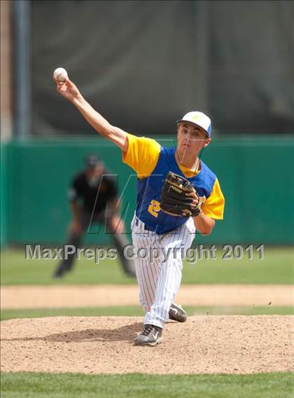 Thumbnail 1 in Linden vs. Escalon (Banner Island Classic) photogallery.