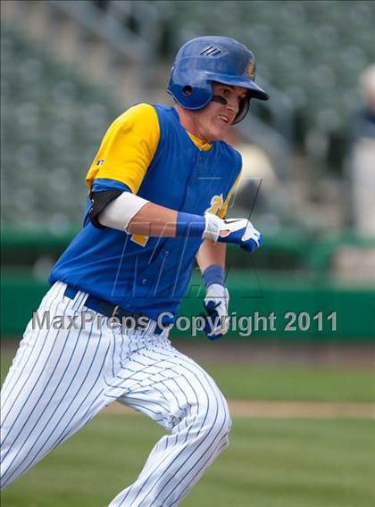 Thumbnail 2 in Linden vs. Escalon (Banner Island Classic) photogallery.