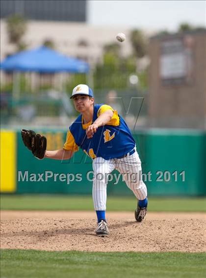 Thumbnail 1 in Linden vs. Escalon (Banner Island Classic) photogallery.