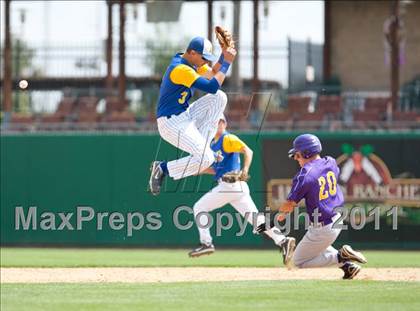 Thumbnail 3 in Linden vs. Escalon (Banner Island Classic) photogallery.