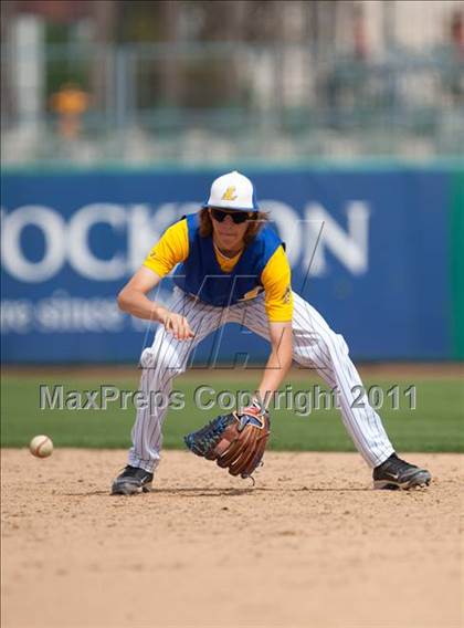Thumbnail 2 in Linden vs. Escalon (Banner Island Classic) photogallery.