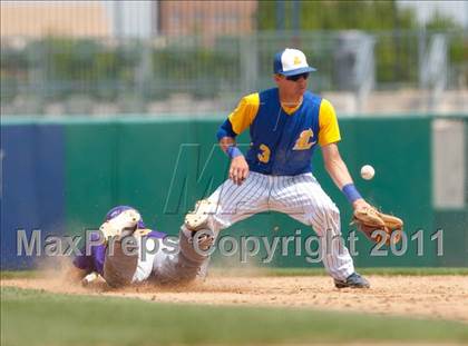 Thumbnail 1 in Linden vs. Escalon (Banner Island Classic) photogallery.
