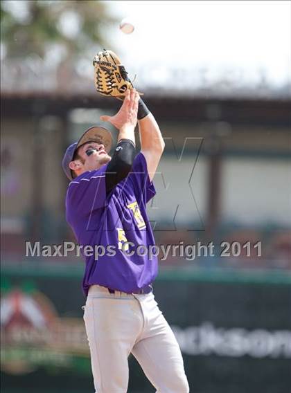 Thumbnail 2 in Linden vs. Escalon (Banner Island Classic) photogallery.