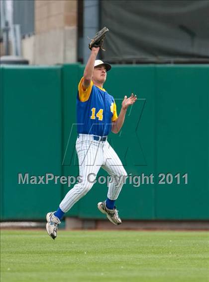 Thumbnail 2 in Linden vs. Escalon (Banner Island Classic) photogallery.