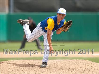 Thumbnail 3 in Linden vs. Escalon (Banner Island Classic) photogallery.