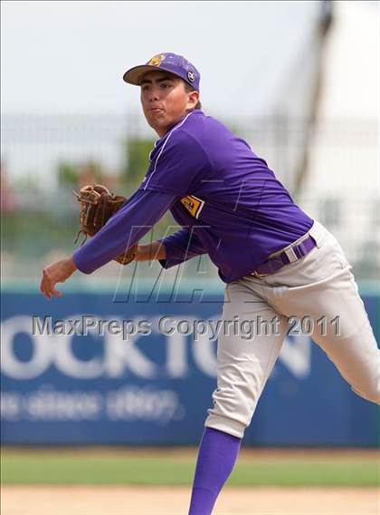Thumbnail 1 in Linden vs. Escalon (Banner Island Classic) photogallery.