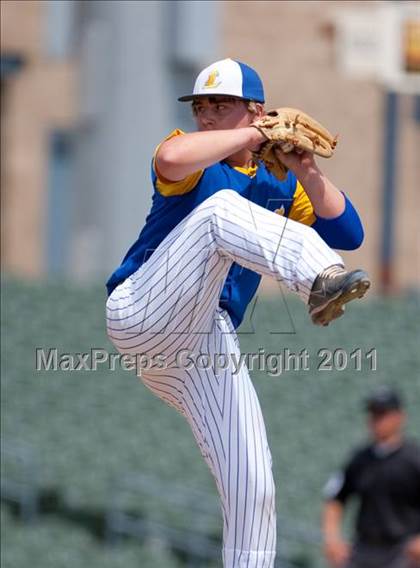 Thumbnail 1 in Linden vs. Escalon (Banner Island Classic) photogallery.