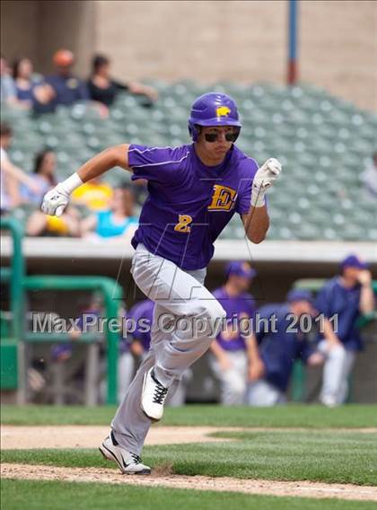 Thumbnail 1 in Linden vs. Escalon (Banner Island Classic) photogallery.