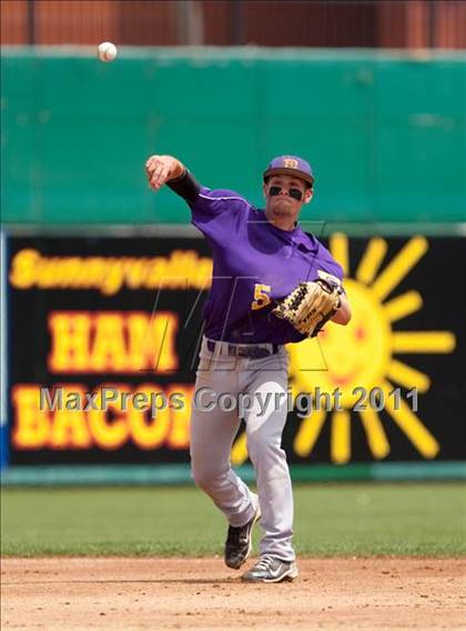 Thumbnail 3 in Linden vs. Escalon (Banner Island Classic) photogallery.