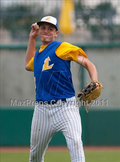 Thumbnail 3 in Linden vs. Escalon (Banner Island Classic) photogallery.