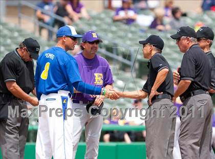 Thumbnail 1 in Linden vs. Escalon (Banner Island Classic) photogallery.
