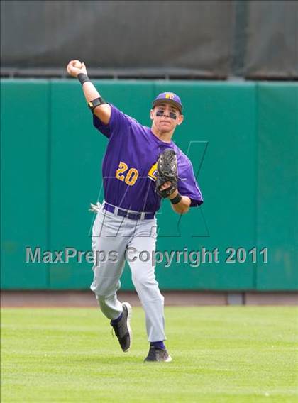 Thumbnail 3 in Linden vs. Escalon (Banner Island Classic) photogallery.