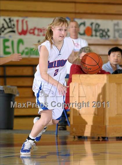 Thumbnail 2 in Burlingame vs. Folsom (Bulldog Winter Classic) photogallery.
