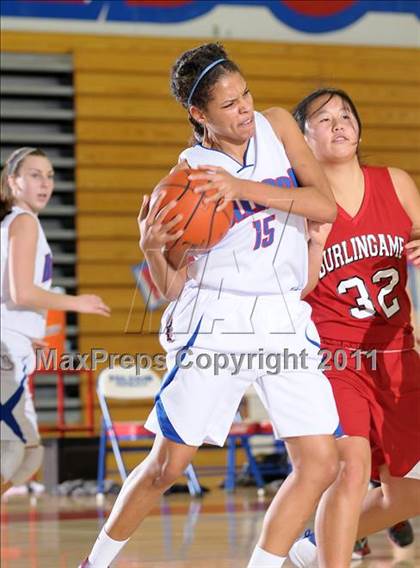 Thumbnail 3 in Burlingame vs. Folsom (Bulldog Winter Classic) photogallery.