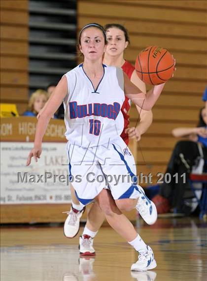 Thumbnail 2 in Burlingame vs. Folsom (Bulldog Winter Classic) photogallery.