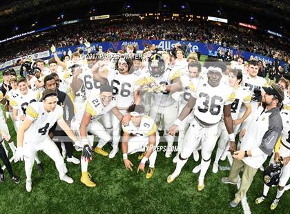 Thumbnail 1 in University Lab vs. De La Salle (LHSAA Division II Final) photogallery.