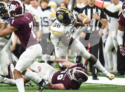 Thumbnail 3 in University Lab vs. De La Salle (LHSAA Division II Final) photogallery.