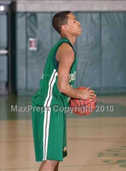 Thumbnail 3 in Bishop Hendricken @ Chariho photogallery.