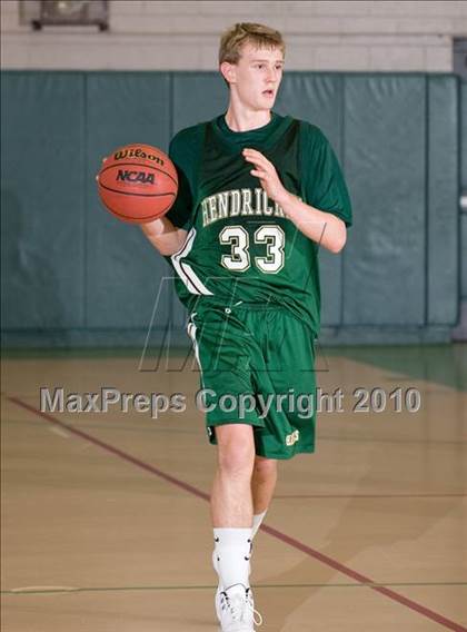 Thumbnail 3 in Bishop Hendricken @ Chariho photogallery.
