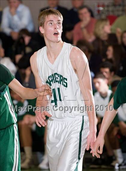 Thumbnail 2 in Bishop Hendricken @ Chariho photogallery.