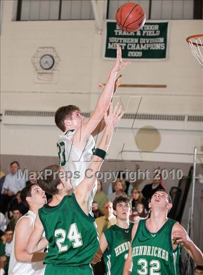 Thumbnail 3 in Bishop Hendricken @ Chariho photogallery.