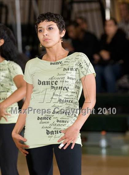 Thumbnail 3 in Bishop Hendricken @ Chariho photogallery.