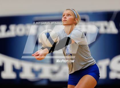 Thumbnail 2 in Millard South vs. Marian photogallery.