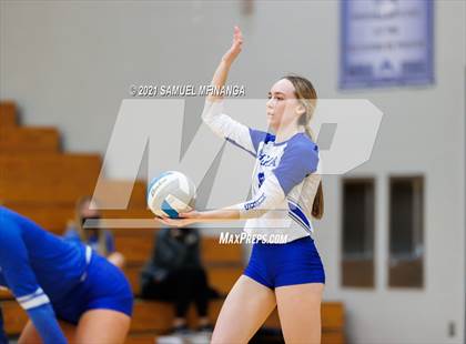 Thumbnail 3 in Millard South vs. Marian photogallery.
