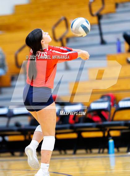 Thumbnail 3 in Millard South vs. Marian photogallery.