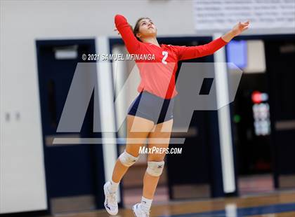 Thumbnail 3 in Millard South vs. Marian photogallery.