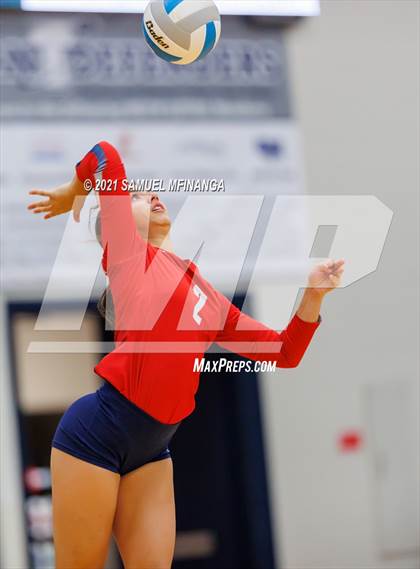 Thumbnail 3 in Millard South vs. Marian photogallery.