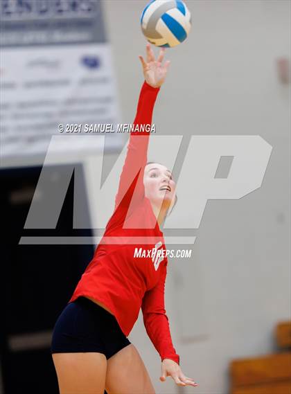 Thumbnail 3 in Millard South vs. Marian photogallery.