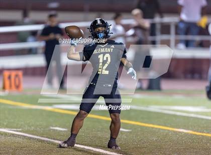 Thumbnail 3 in Notre Dame (SO) @ Bishop Alemany photogallery.