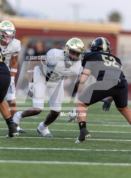 Thumbnail 2 in Notre Dame (SO) @ Bishop Alemany photogallery.