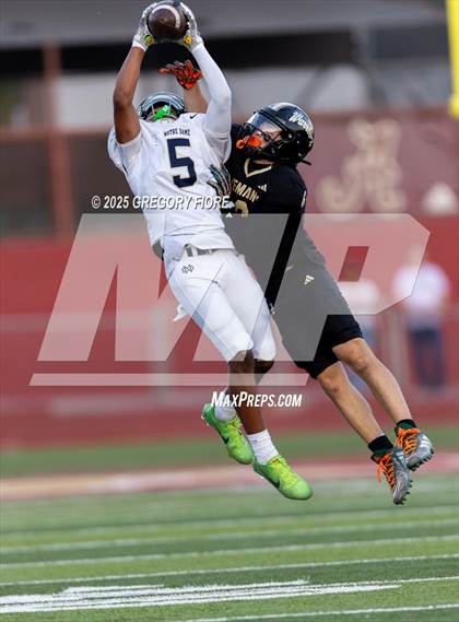 Thumbnail 2 in Notre Dame (SO) @ Bishop Alemany photogallery.