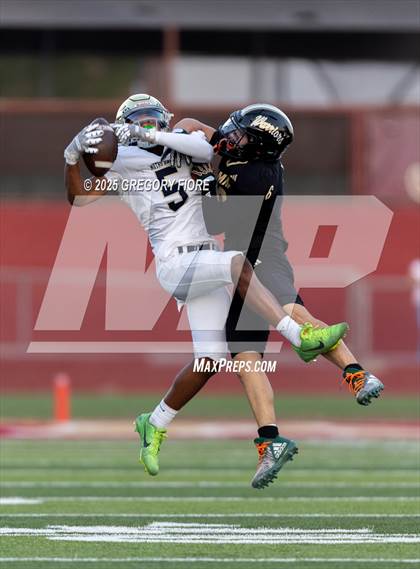 Thumbnail 3 in Notre Dame (SO) @ Bishop Alemany photogallery.