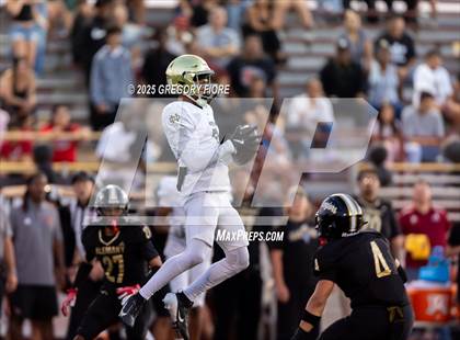 Thumbnail 2 in Notre Dame (SO) @ Bishop Alemany photogallery.