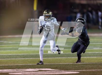 Thumbnail 3 in Notre Dame (SO) @ Bishop Alemany photogallery.