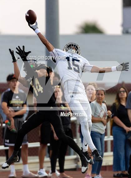Thumbnail 2 in Notre Dame (SO) @ Bishop Alemany photogallery.