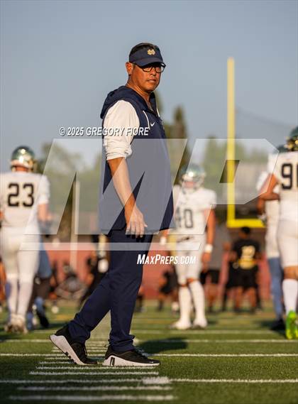 Thumbnail 2 in Notre Dame (SO) @ Bishop Alemany photogallery.