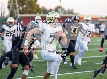 Thumbnail 2 in Notre Dame (SO) @ Bishop Alemany photogallery.