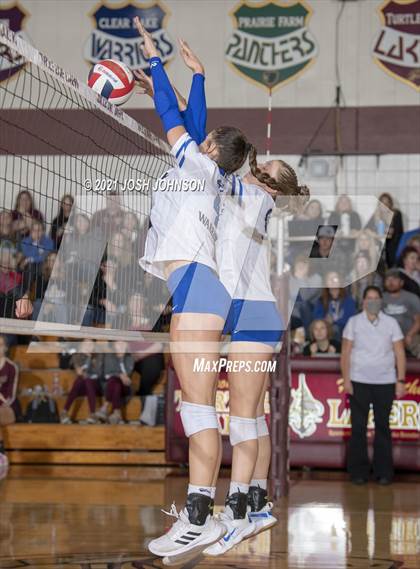 Thumbnail 2 in Turtle Lake vs. Clear Lake (WIAA D4 Regional Final) photogallery.