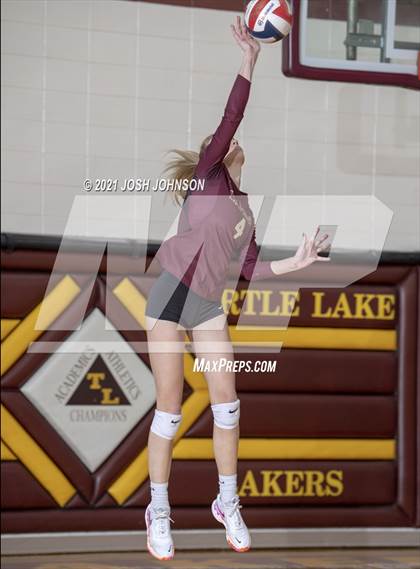 Thumbnail 1 in Turtle Lake vs. Clear Lake (WIAA D4 Regional Final) photogallery.